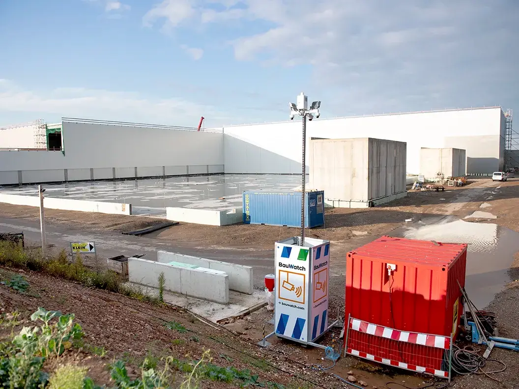 BauWatch mobile security unit on a construction site
